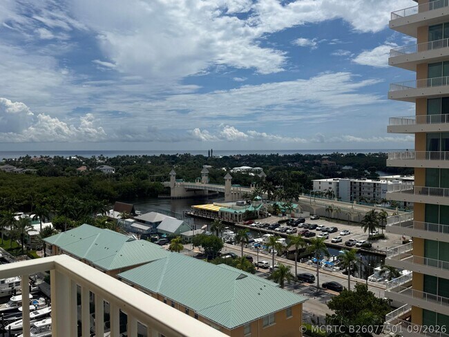 Building Photo - 700 E Boynton Beach Blvd