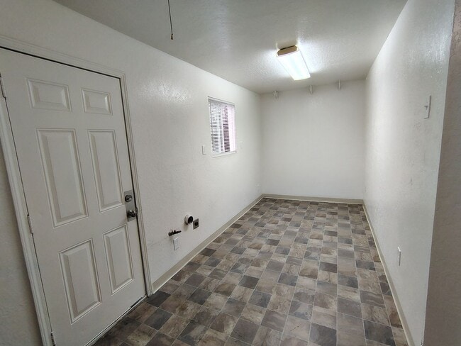 Building Photo - 1914 Freida Ct