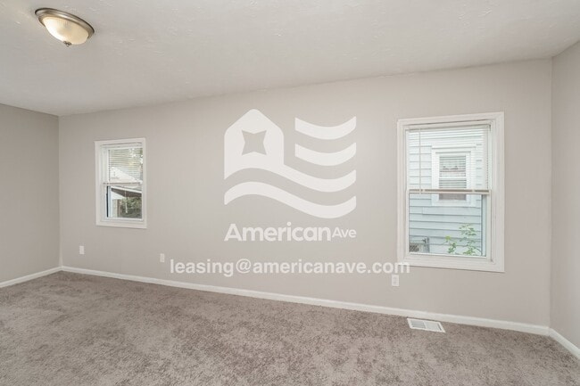 Building Photo - 656 S 42nd St