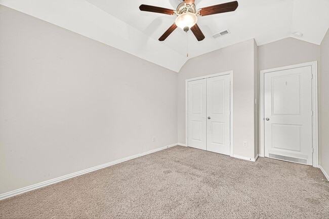 Building Photo - Monarch Crossing, Sienna, TX 77459 - 3 BR 2 BA single-family home