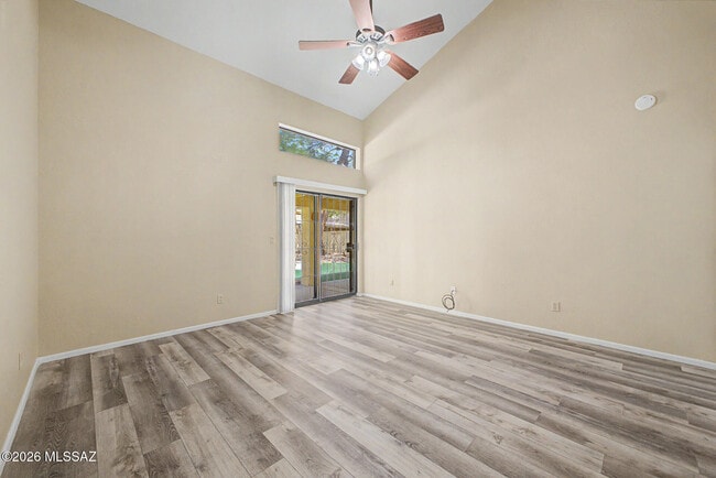 Building Photo - 5250 Woodspring Dr