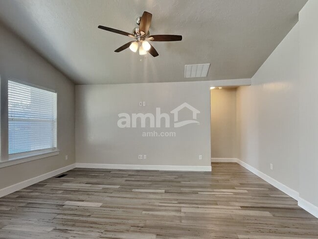 Building Photo - 3091 W Fuji Ct