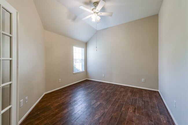 Building Photo - 17515 Fairgrove Park Dr