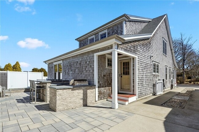 Building Photo - 67 Caswell St