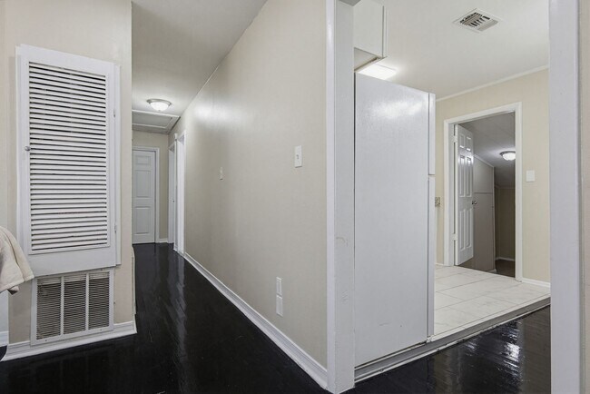 Building Photo - 1095 Texas Pkwy