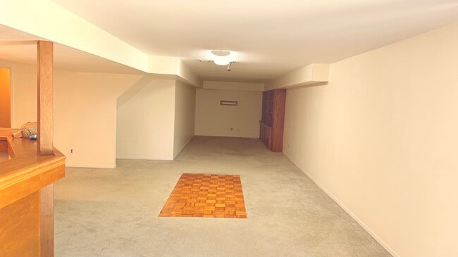 Building Photo - 647 Wynn Pl