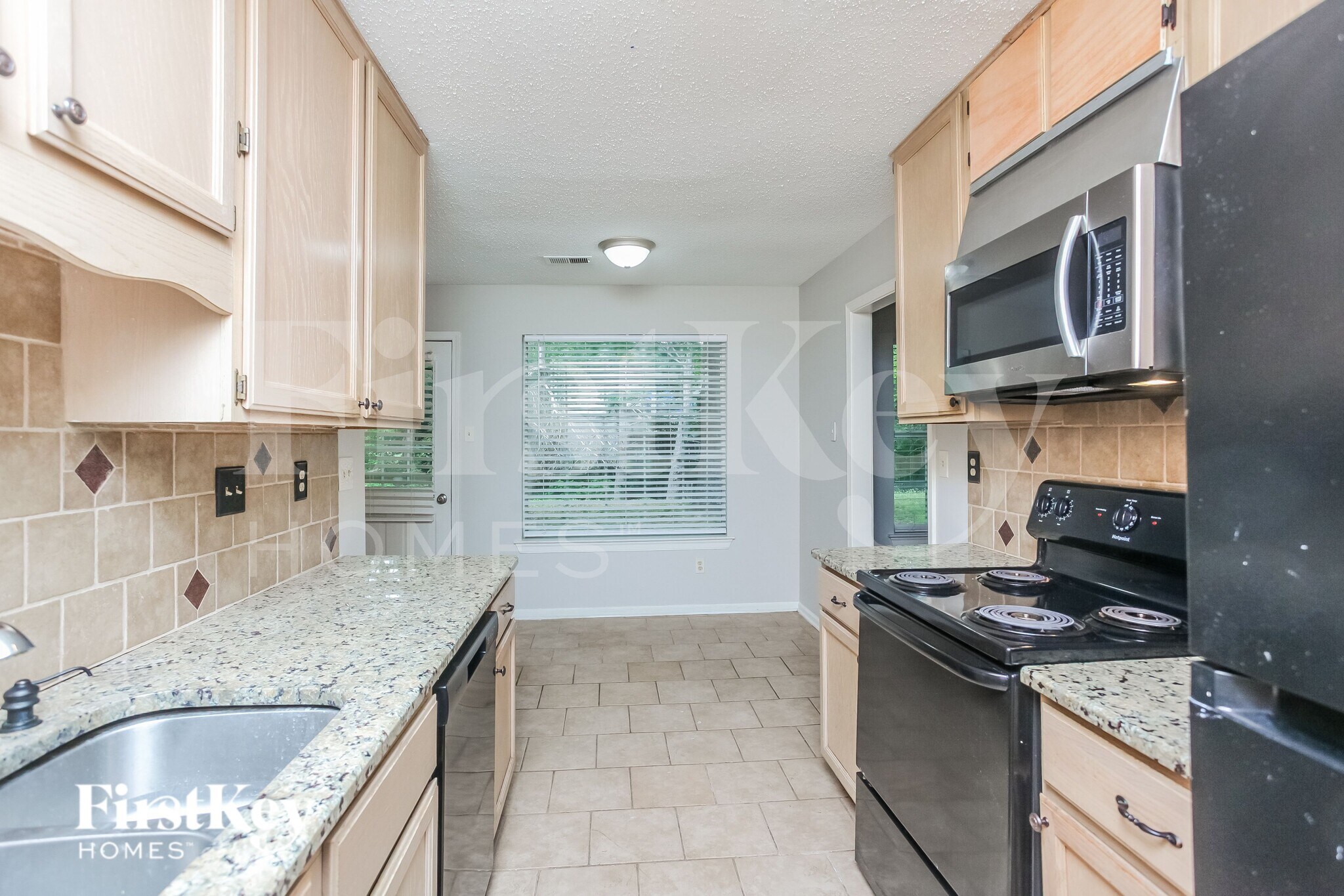 Building Photo - 4381 Whispering Bend Dr