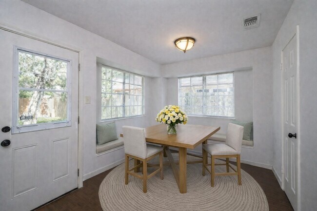 Building Photo - 2914 Silent Dr