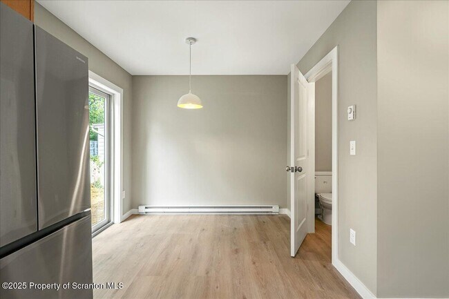 Building Photo - 822-822 Delaware St