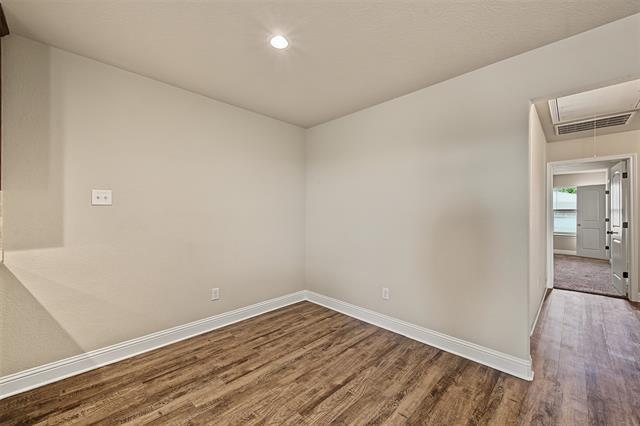 Building Photo - 3216 S Cherry Ln