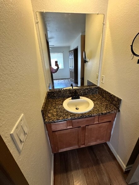 Building Photo - 78650 Avenue 42