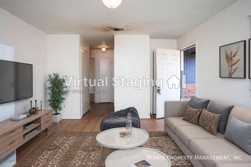Primary Photo - 646 S Crosby St