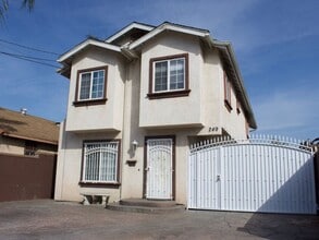 Building Photo - Charming 2-Story, 4 Bd 3 Ba Unit Near Downtown San Diego – 92113