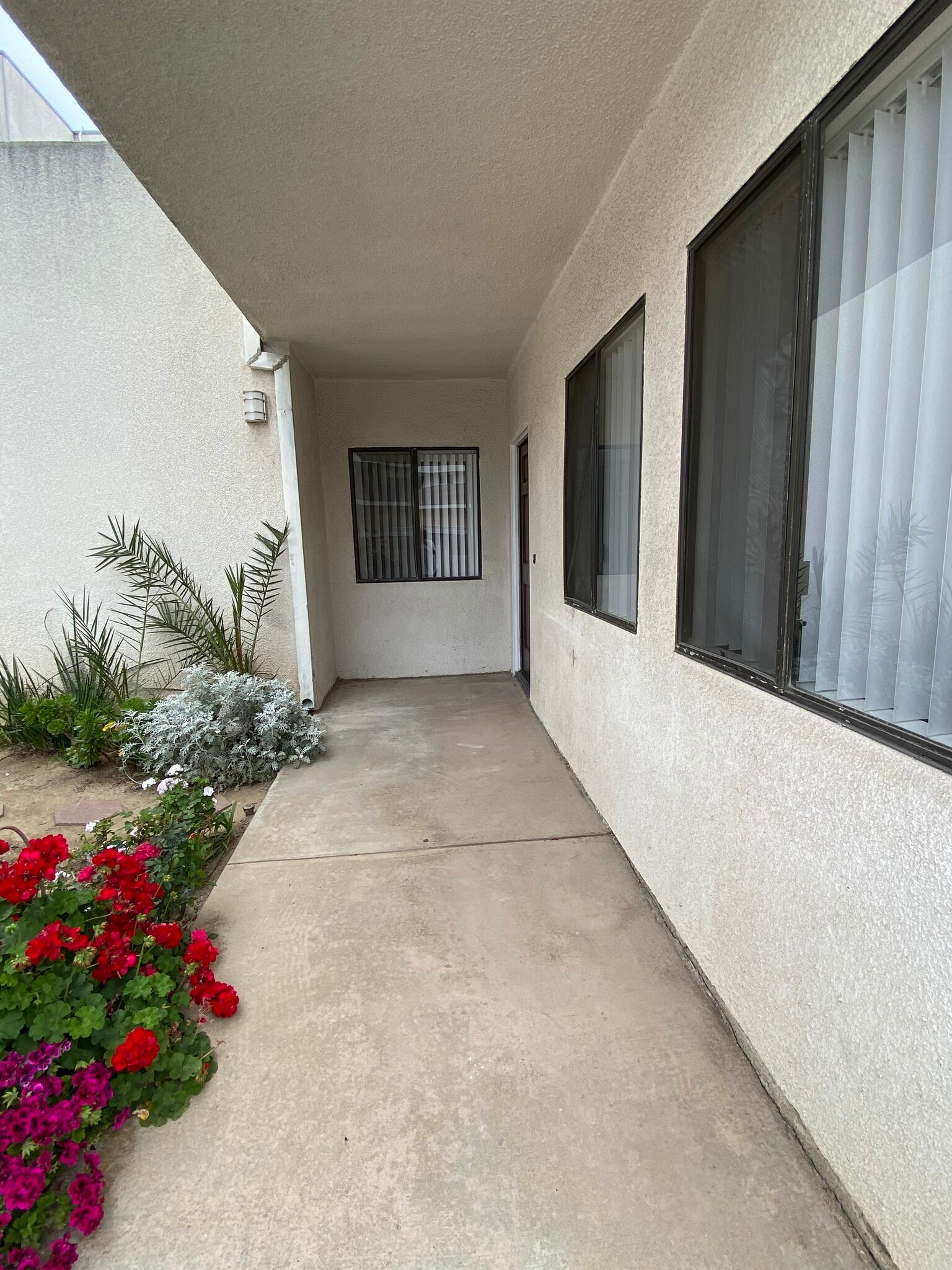 Building Photo - 4045 W 182nd St