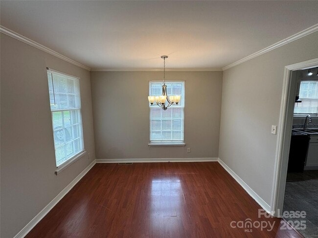 Building Photo - 2116 Finchley Dr