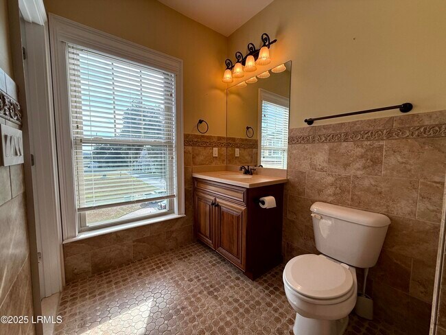 Building Photo - 54 Battery Crk Clb Dr