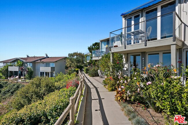 Building Photo - 6240 Tapia Dr