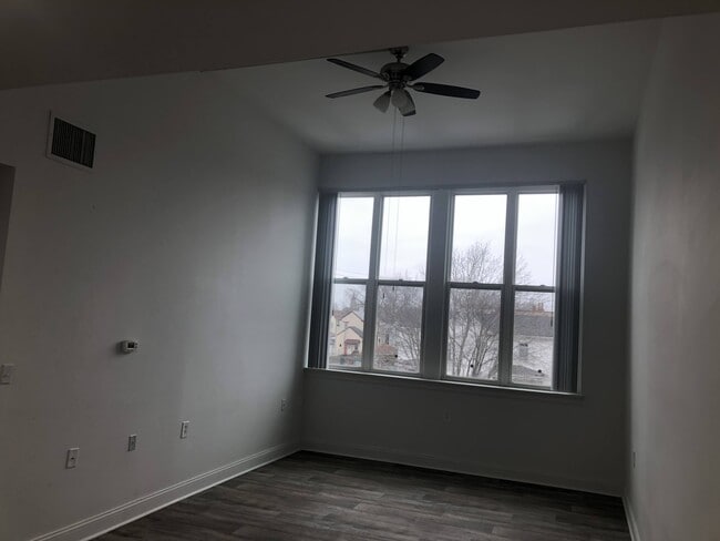 Floorplan - Schoolhouse Flats Apartments