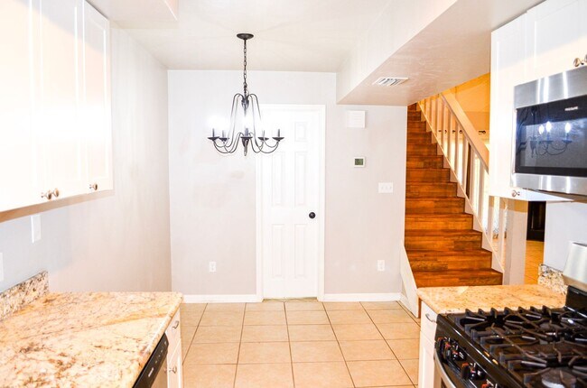 Building Photo - Nice 3 Bedroom 2 Bath Condo on Ironwood Golf Course
