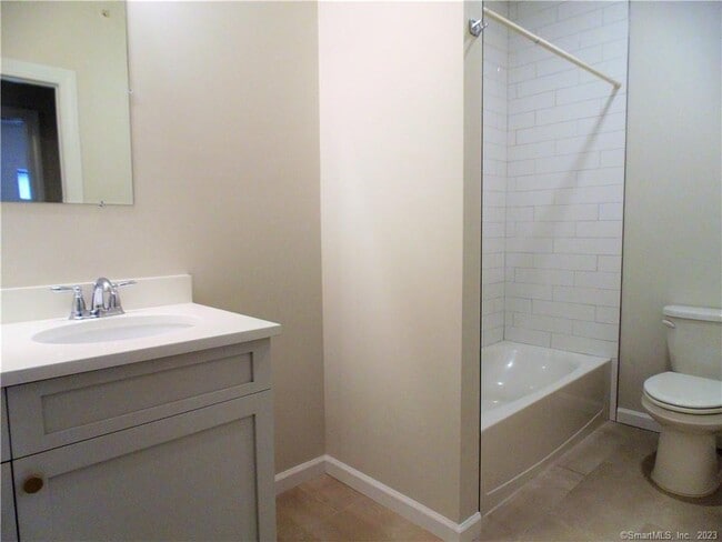 Building Photo - 2838 Fairfield Ave