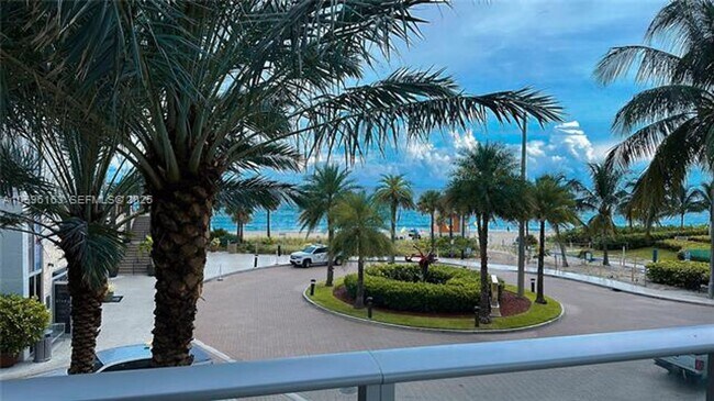 Building Photo - 4111 S Ocean Dr