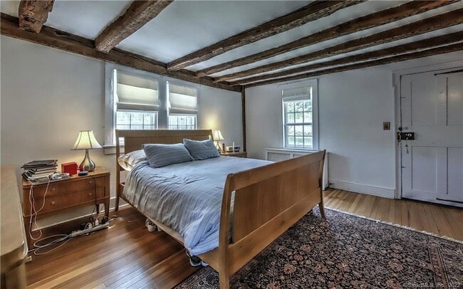 Building Photo - 96 Kings Hwy N