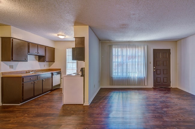 Building Photo - University Highlands Apartments