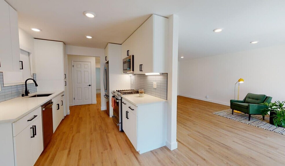 Building Photo - 20200 Lucille Ave