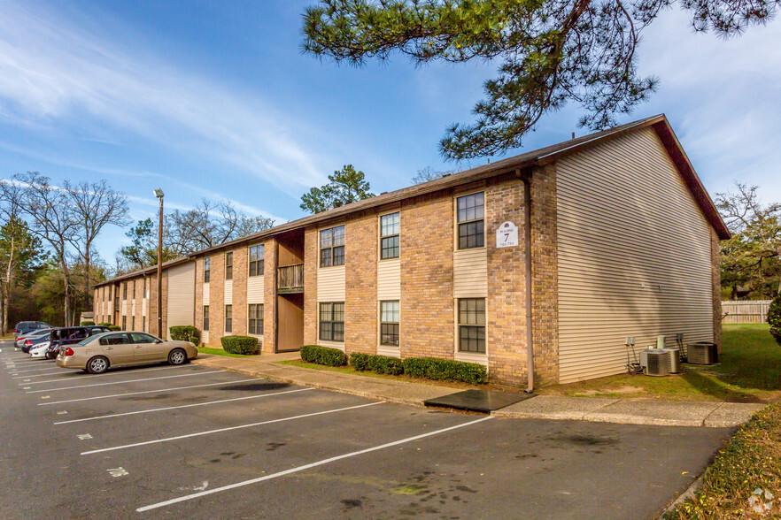 Primary Photo - Country Crossing Apartments