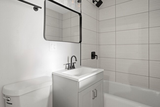 Building Photo - 6254 N Whipple St