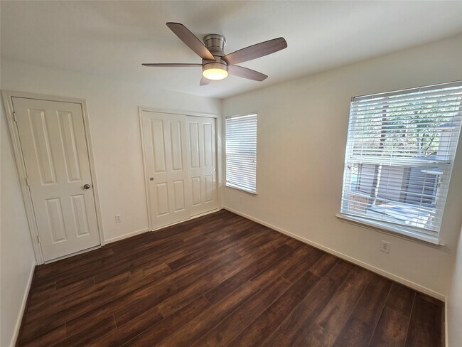 Building Photo - 46 Dalea Pl