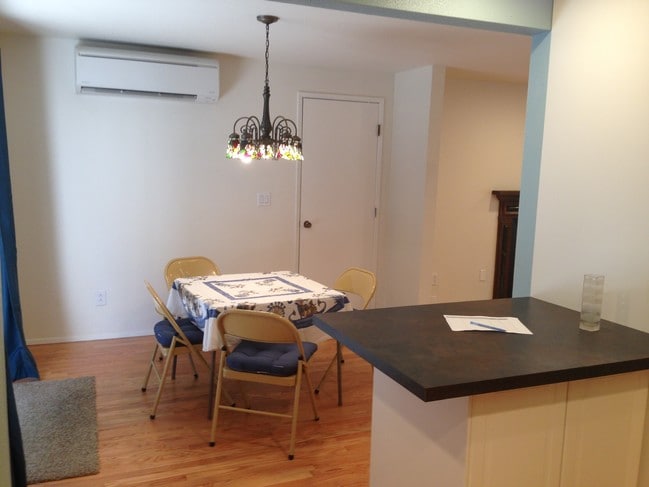 Building Photo - 2535 NE 95th St