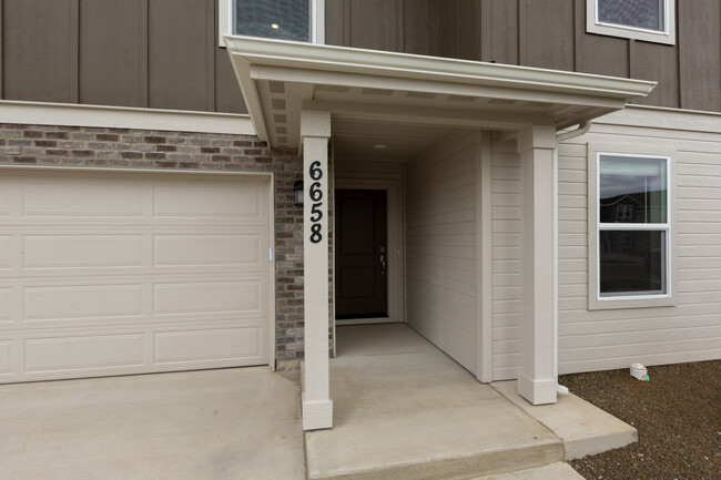 Building Photo - 6658 W Aileron St