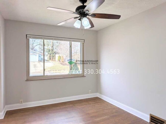 Building Photo - 1303 23rd St NE