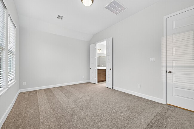 Building Photo - 14727 Band Tailed Pigeon Ct
