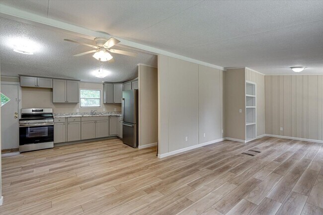 Building Photo - Peaceful 2BR 2 BA in Soddy Daisy