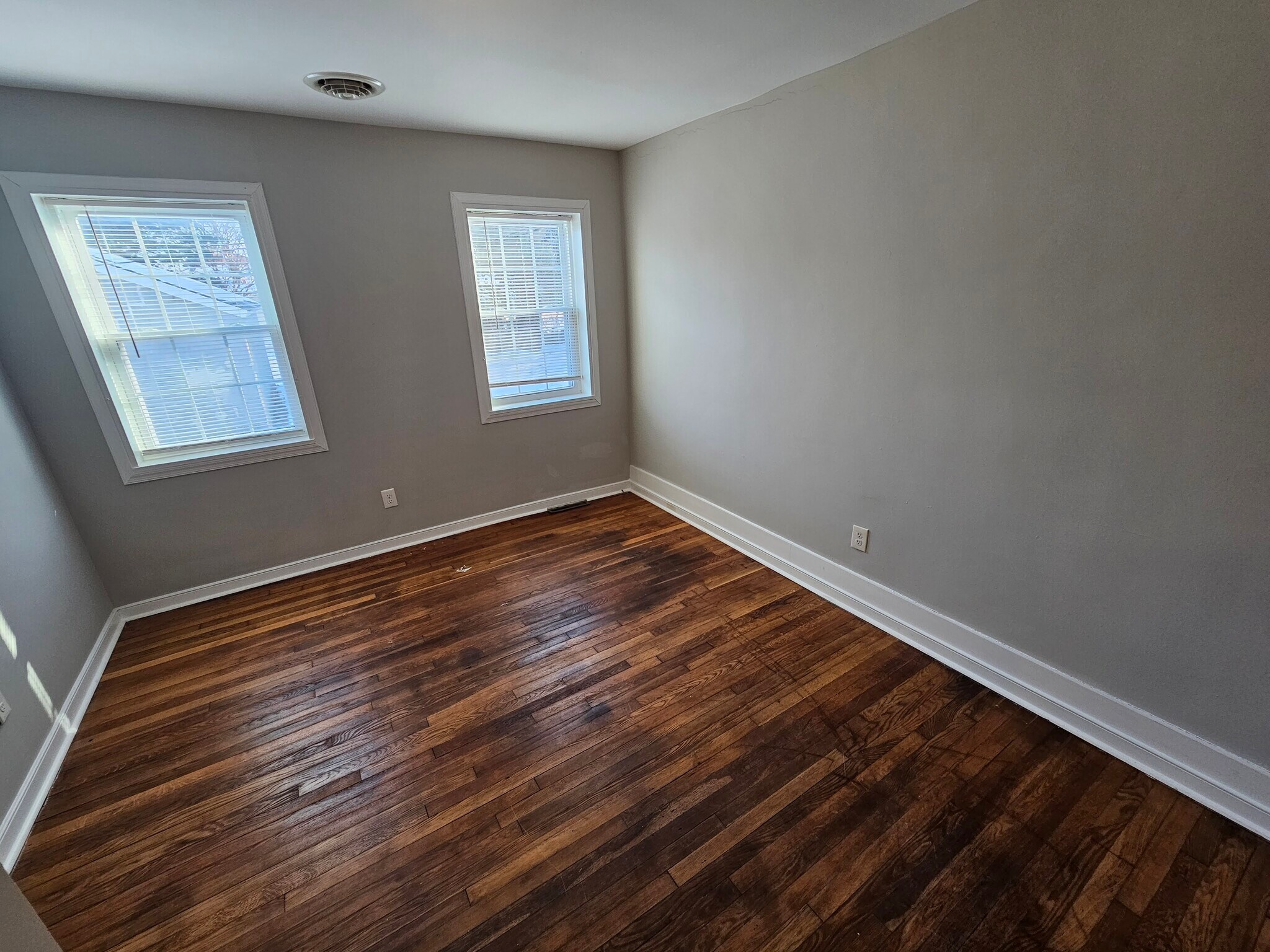 Building Photo - 103 Indiana Ln