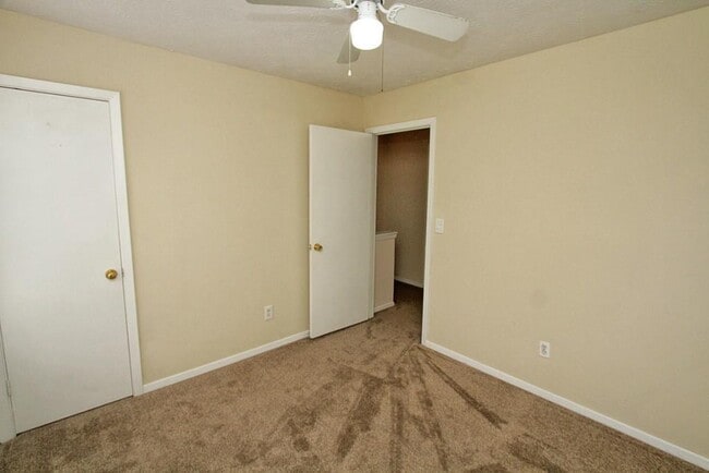 Building Photo - 210 Arborfield Way