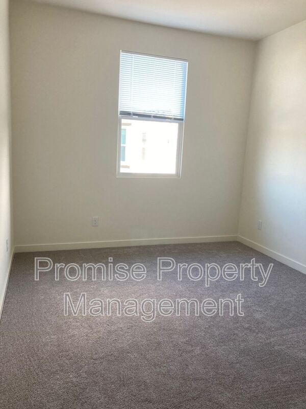 Building Photo - 4140 Sitio Cielo