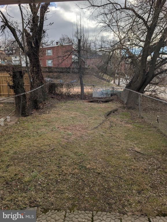 Building Photo - 106 Walnut St