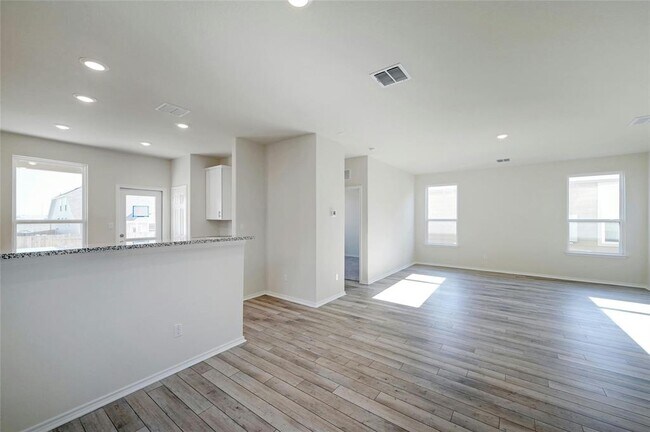Building Photo - 221 Cherry Vine Dr