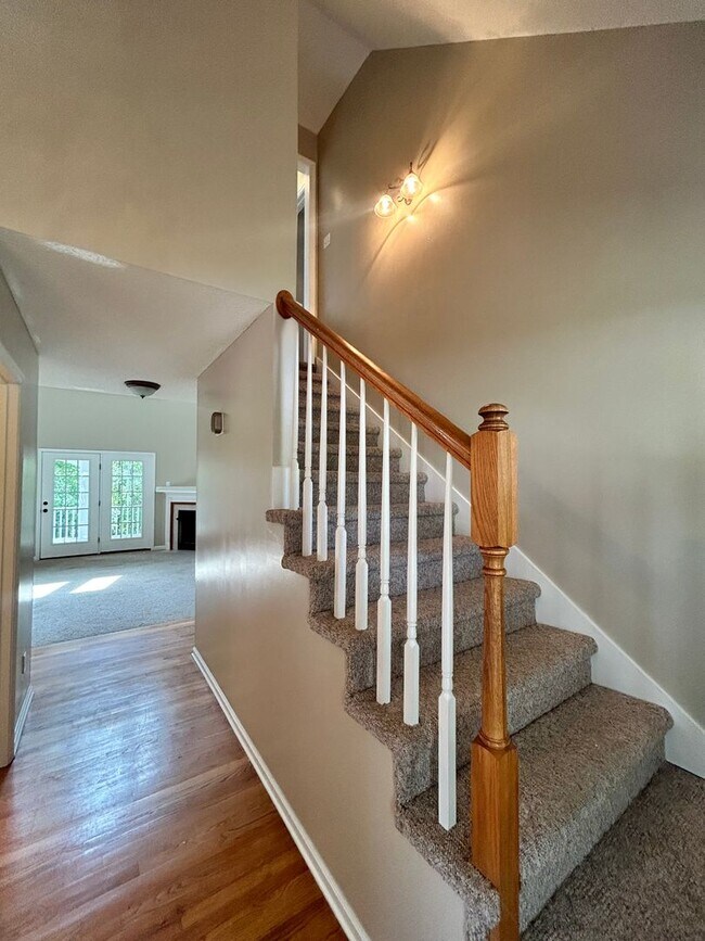 Building Photo - $500.00 OFF JANUARY RENT!! Soddy Daisy Oasis! 3 beds, 2.5 baths, huge garage & yard!