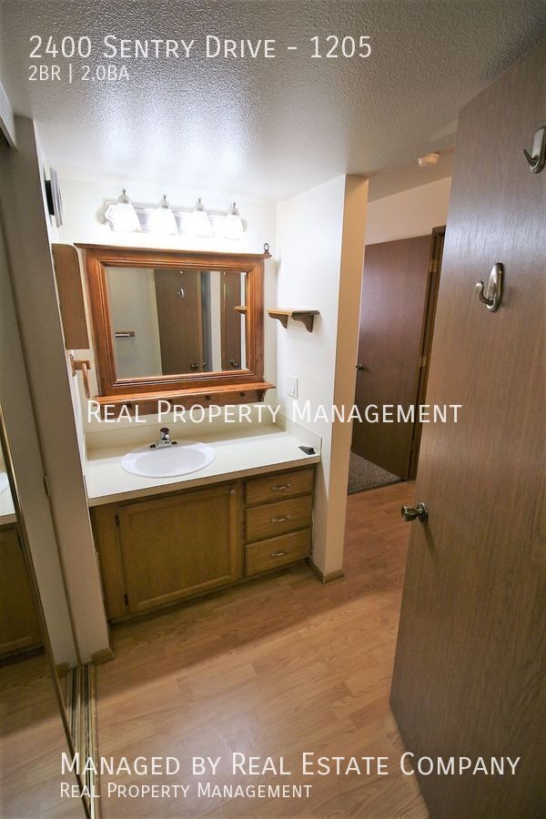 Building Photo - 2400 Sentry Dr