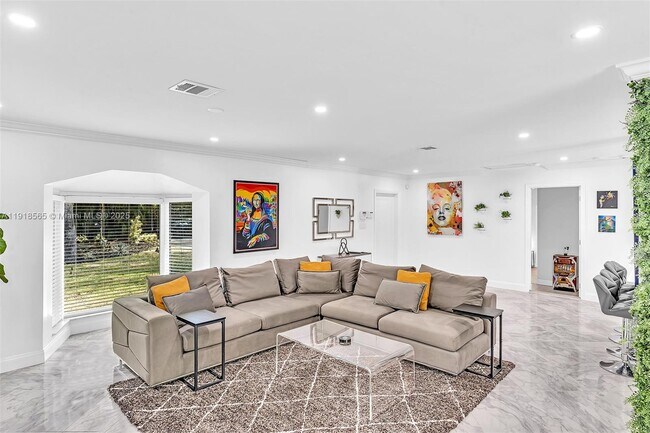 Building Photo - 2191 SW 27th Ln