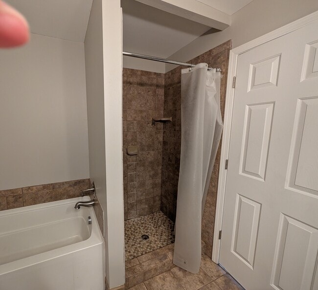 Building Photo - 43120 Pendleton Cir