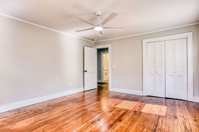 Building Photo - Renovated 2 bdrm home in East Savannah