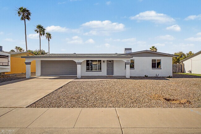 Building Photo - 3430 E Poinsettia Dr