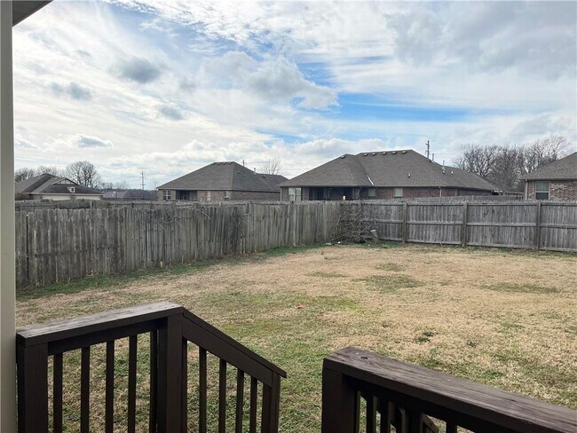 Building Photo - 2827 N Cassius Ln