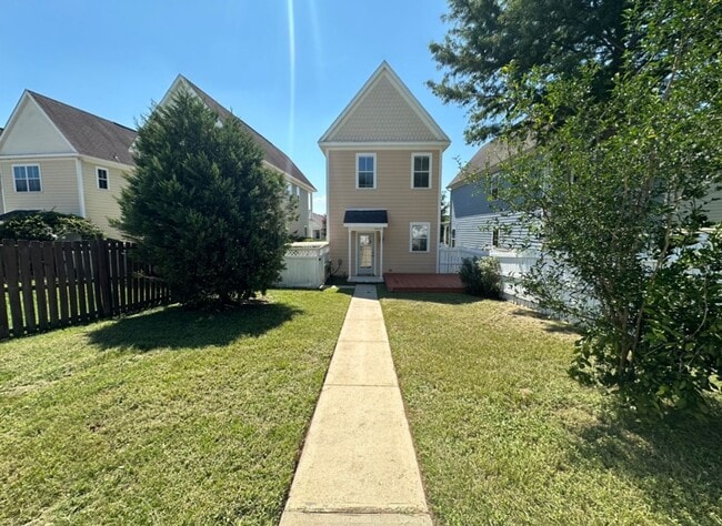 Building Photo - 3687 Longfellow Rd