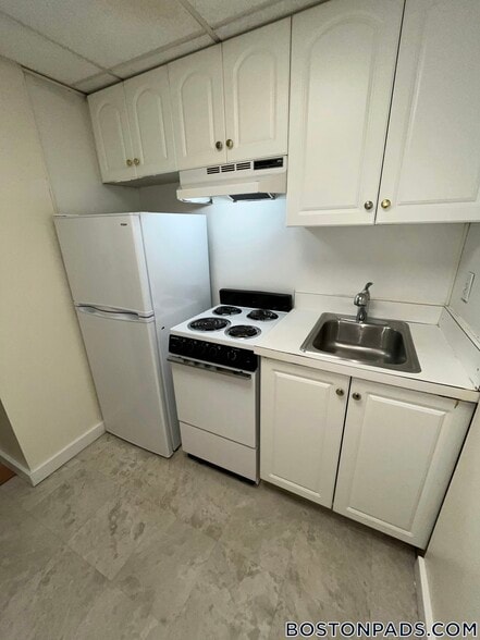Building Photo - 62 Boylston St